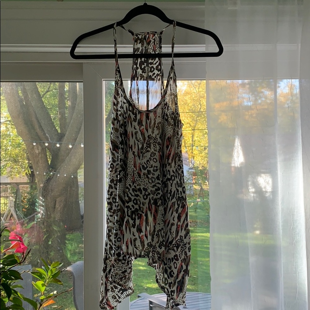 Sharkbite hem tank top